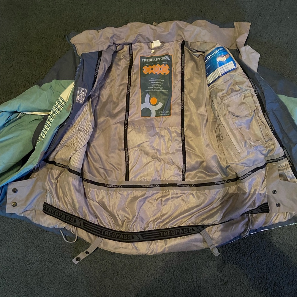 Trespass Jacket - Picture 6 of 6